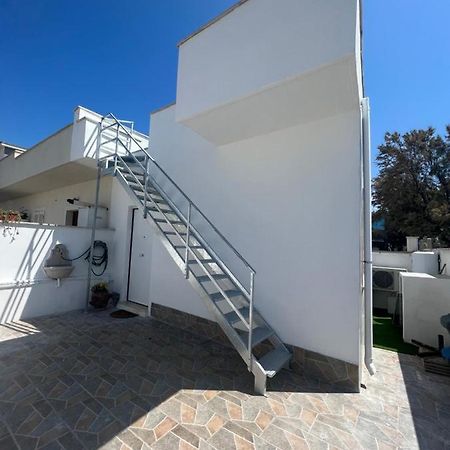 Villa Pisola Fiumicino Airport - Seafront מראה חיצוני תמונה