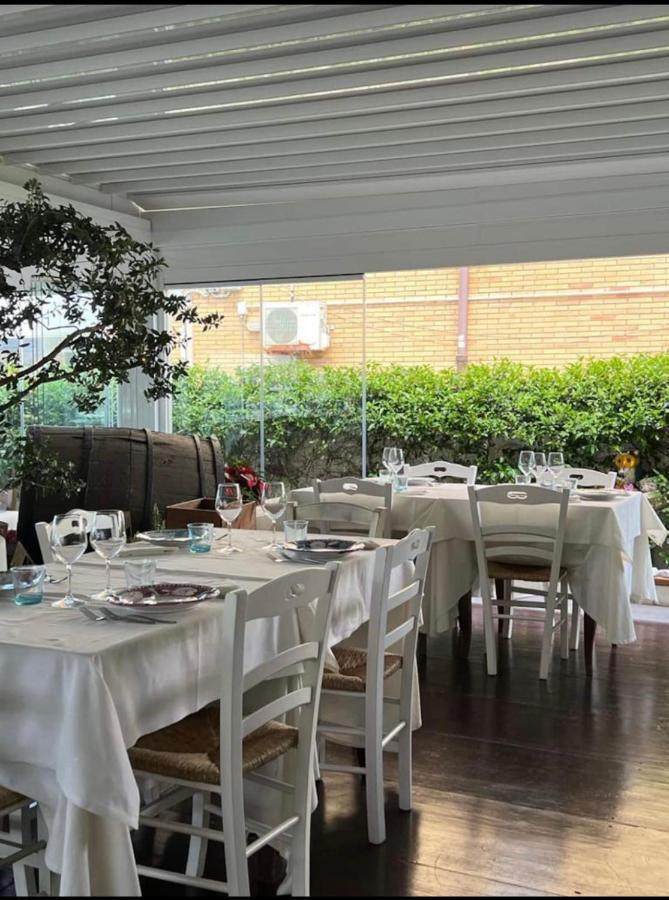 Villa Pisola Fiumicino Airport - Seafront מראה חיצוני תמונה