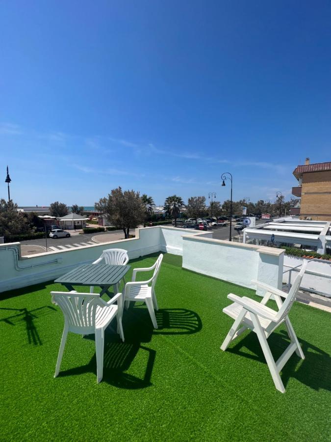 Villa Pisola Fiumicino Airport - Seafront מראה חיצוני תמונה