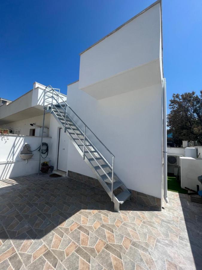 Villa Pisola Fiumicino Airport - Seafront מראה חיצוני תמונה