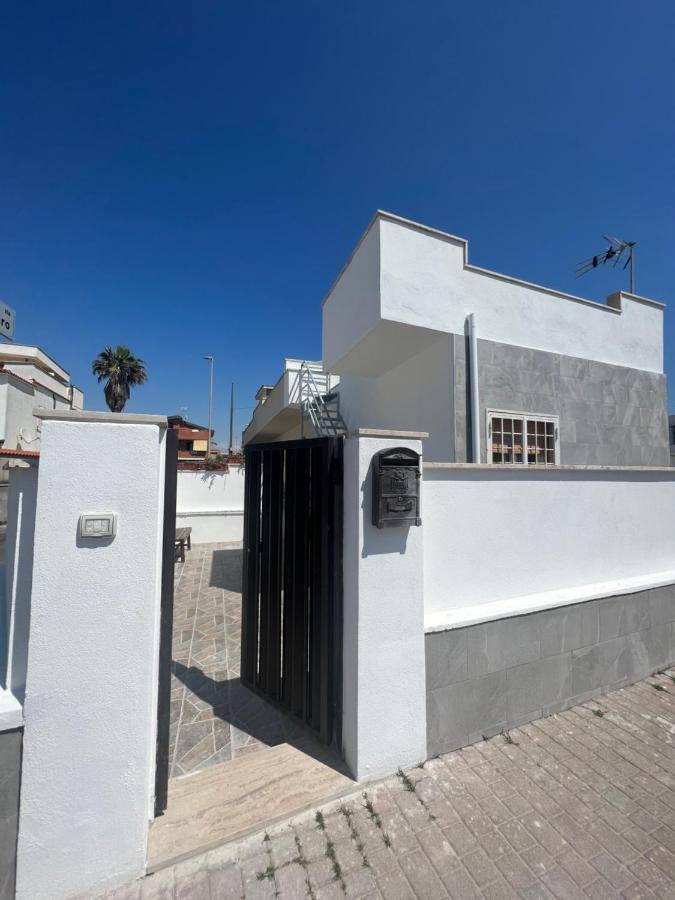 Villa Pisola Fiumicino Airport - Seafront מראה חיצוני תמונה